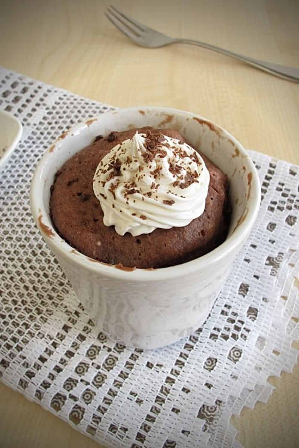 Easy 1-Minute Coconut Flour Keto Vanilla Berry Mug Cake ...